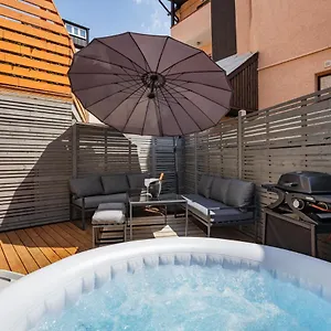  Apartment Terrace With 5 Rooms, Whirlpool And Bbq